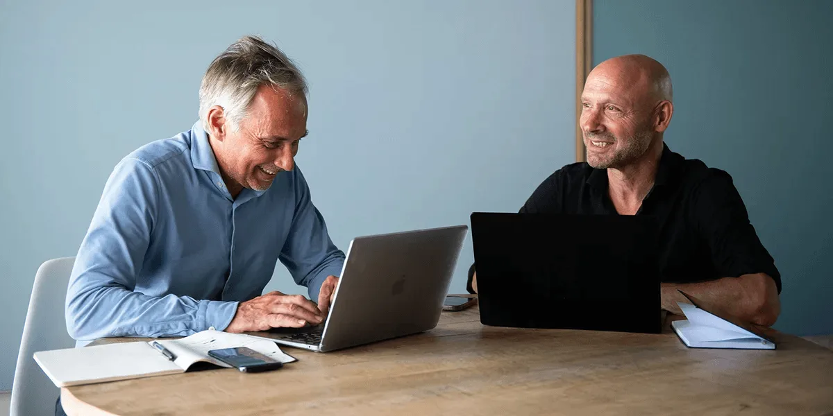 Waarom marketing en sales nog steeds apart zijn (en waarom dat niet slim is) cover